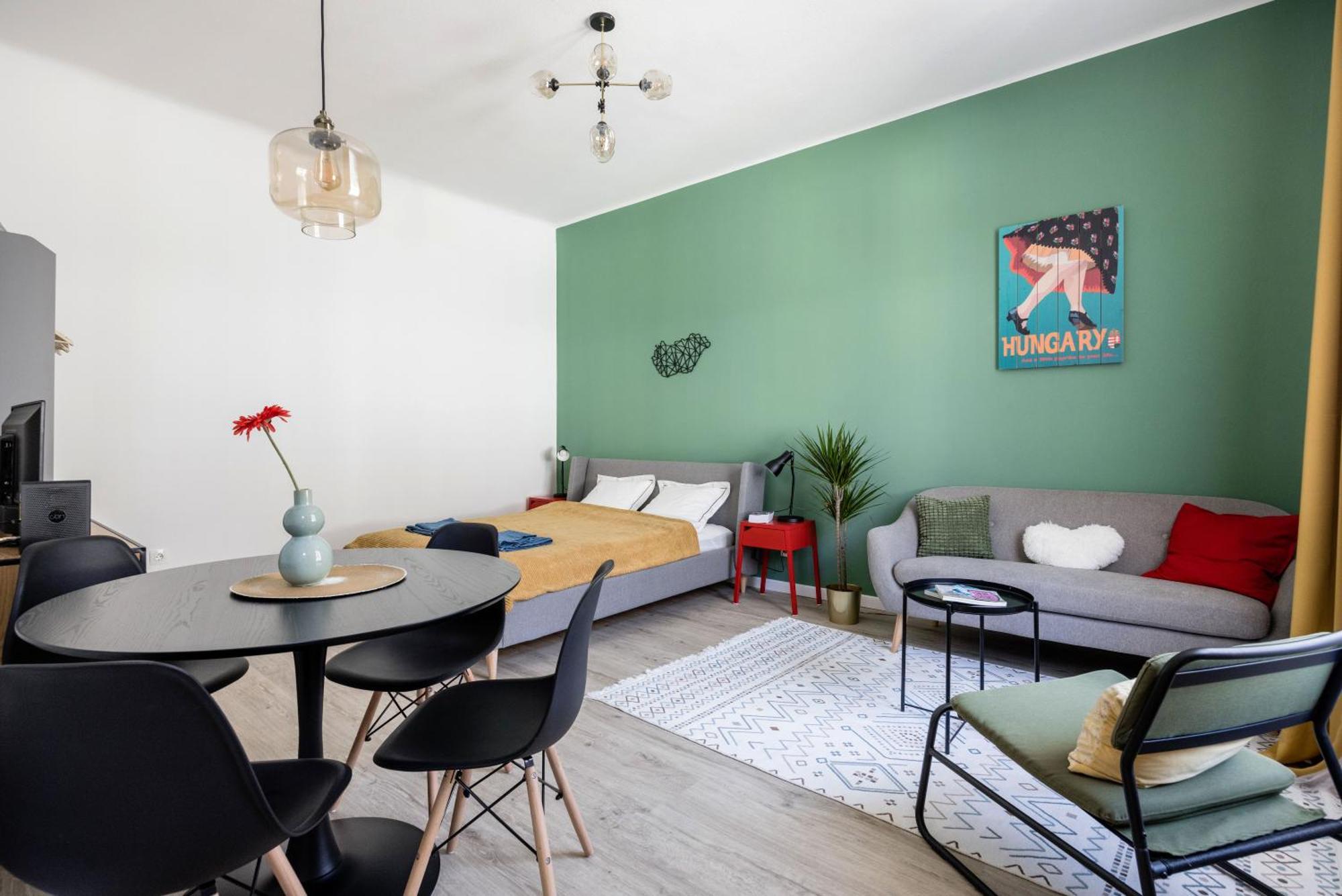 Stylish And Colourful Apartment In The City Centre Будапешт Экстерьер фото